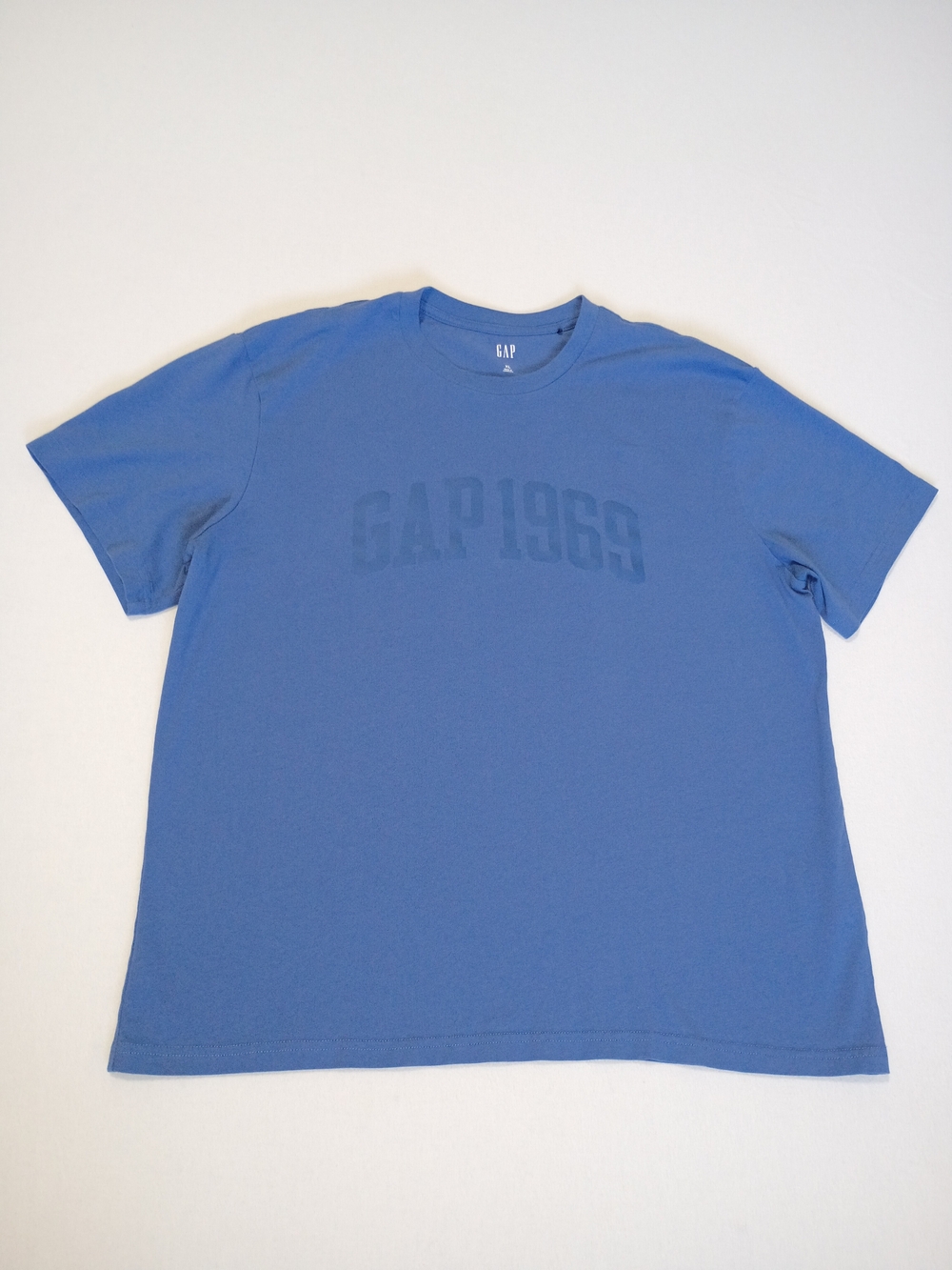Gap Men’s Graphic Tee Shirt XL Blue Tonal Rubberized 1969 Arch Logo Soft Cotton